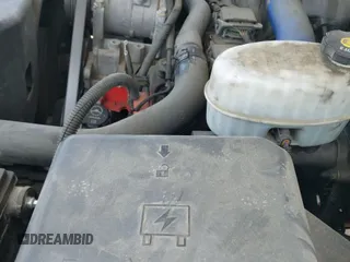 2004 Chevrolet Silverado 2500HD LS z VIN 1GCHK23104F136404, wystawiony jako IAAI lot #42147918 z przebiegiem 228 894 mil mil oraz . Historia ofert i sprzedaży dostępna na DreamBid. Obrazek 19.