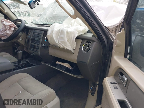 2014 Ford Expedition XLT with VIN 1FMJU1H52EEF06868, listed as a IAAI auction lot 41783337 with Not provided miles and . Bid and sale history available at DreamBid. Image 5.