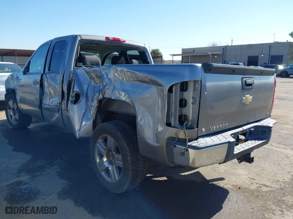 2007 Chevrolet Silverado 1500 LT w/1LT with VIN 1GCEC19J27Z609904, listed as a IAAI auction lot 41425797 with 294,241 mi miles. Bid and sale history available at carsss.com. Image 3.