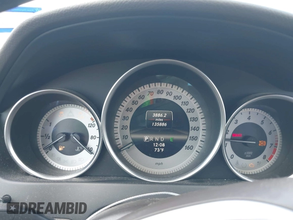 2013 Mercedes-Benz C 250 Sport z VIN WDDGF4HB7DA784290, wystawiony jako IAAI lot #42101430 z przebiegiem 135 886 mil mil oraz . Historia ofert i sprzedaży dostępna na DreamBid. Obrazek 7.
