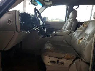 2005 Chevrolet Silverado 3500 LT with VIN 1GCJC33225F860061, listed as a Copart auction lot 79430804 with 17 mi miles and Salvage Title. Bid and sale history available at carsss.com. Image 7.