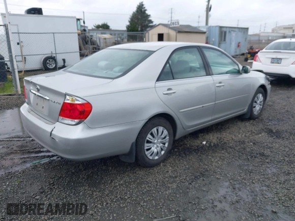 2006 Toyota Camry STD z VIN 4T1BE32K86U157718, wystawiony jako IAAI lot #41805465 z przebiegiem 327 299 mil mil oraz . Historia ofert i sprzedaży dostępna na DreamBid. Obrazek 4.