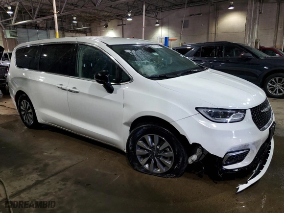 2024 Chrysler Pacifica Hybrid Select with VIN 2C4RC1S70RR123704, listed as a Copart auction lot 44685925 with NaN miles and Non Repairable. Bid and sale history available at carsss.com. Image 4.