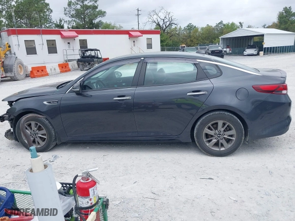 2017 Kia Optima LX 1.6T with VIN 5XXGT4L15HG171337, listed as a IAAI auction lot 41953782 with 174,121 mi miles. Bid and sale history available at carsss.com. Image 15.
