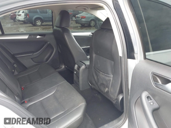 2015 Volkswagen Jetta Sedan 1.8T SE with VIN 3VWD17AJ4FM302117, listed as a IAAI auction lot 41917138 with 122,946 mi miles. Bid and sale history available at carsss.com. Image 8.