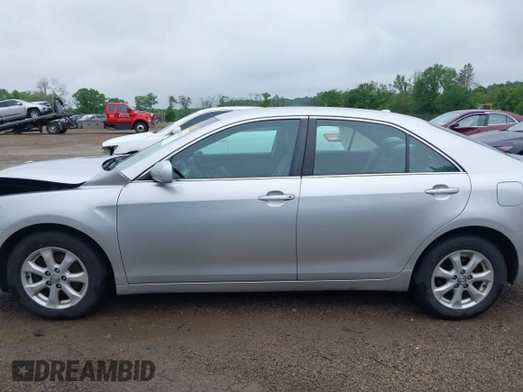 2011 Toyota Camry LE z VIN 4T1BF3EK6BU671814, wystawiony jako IAAI lot #42367753 z przebiegiem 182 728 mil mil oraz . Historia ofert i sprzedaży dostępna na DreamBid. Obrazek 14.