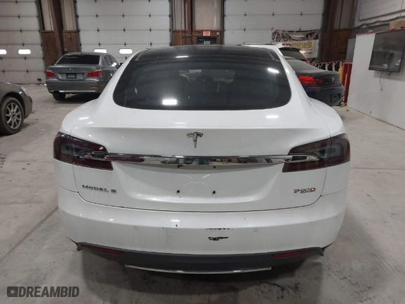 2016 Tesla Model S 90D with VIN 5YJSA1E44GF131208, listed as a IAAI auction lot 42060513 with 84,125 mi miles. Bid and sale history available at carsss.com. Image 16.