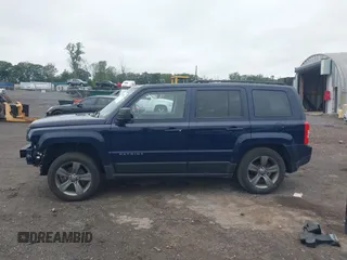 2015 Jeep Patriot High Altitude с VIN 1C4NJRFB3FD370473, выставлен на аукционе IAAI как лот 42463171 с пробегом 247 550 миль миль и . История ставок и продаж доступна на DreamBid. Изображение 15.