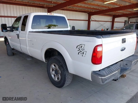 2015 Ford Super Duty F-250 SRW XLT with VIN 1FT7X2B60FEC27921, listed as a IAAI auction lot 41962970 with 316,909 mi miles. Bid and sale history available at carsss.com. Image 3.