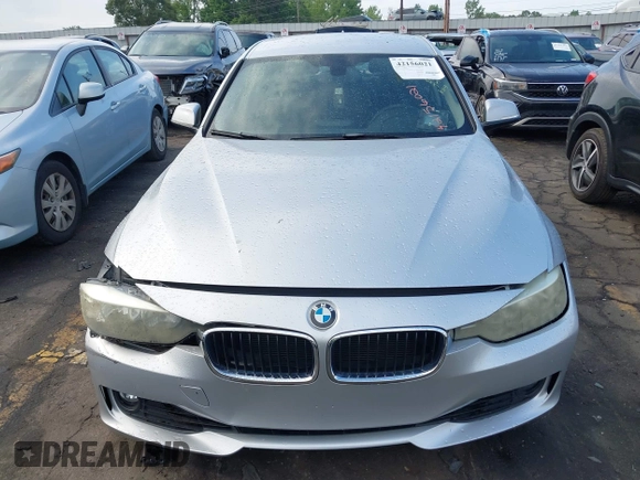 2013 BMW 3 Series 328i z VIN WBA3C1G57DNR48431, wystawiony jako IAAI lot #42156021 z przebiegiem 81 734 mil mil oraz . Historia ofert i sprzedaży dostępna na DreamBid. Obrazek 12.