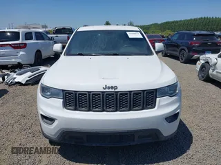2017 Jeep Grand Cherokee Altitude z VIN 1C4RJEAG6HC845961, wystawiony jako IAAI lot #42688844 z przebiegiem 144 390 mil mil oraz . Historia ofert i sprzedaży dostępna na DreamBid. Obrazek 12.