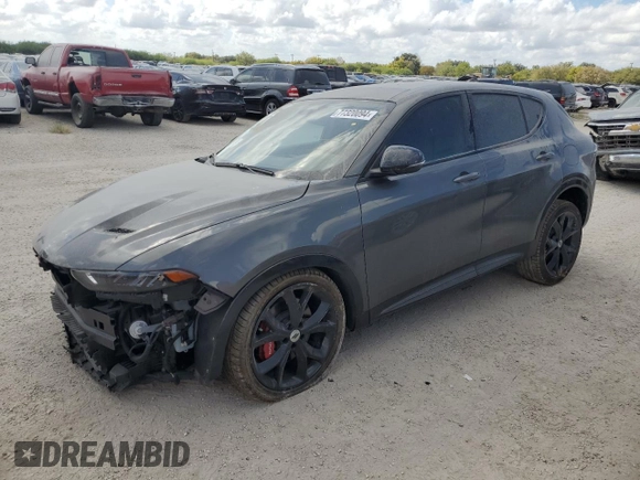2024 Dodge Hornet R/T Plus with VIN ZACPDFDWXR3A20470, listed as a Copart auction lot 77320094 with 4,836 mi miles and Clean Title. Bid and sale history available at DreamBid. Image 1.