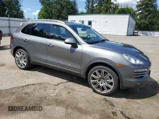 2014 Porsche Cayenne z VIN WP1AA2A25ELA95155, wystawiony jako Copart lot #58246865 z przebiegiem 181 971 mil mil oraz Szkoda całkowita • Salvage title. Historia ofert i sprzedaży dostępna na DreamBid. Obrazek 4.