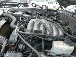 1996 Toyota 4Runner Limited z VIN JT3HN87R6T0038039, wystawiony jako IAAI lot #42540151 z przebiegiem 307 815 mil mil oraz . Historia ofert i sprzedaży dostępna na DreamBid. Obrazek 20.