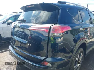 2017 Toyota RAV4 LE с VIN JTMZFREV3HJ712555, выставлен на аукционе IAAI как лот 42233808 с пробегом 86 294 миль миль и . История ставок и продаж доступна на DreamBid. Изображение 17.
