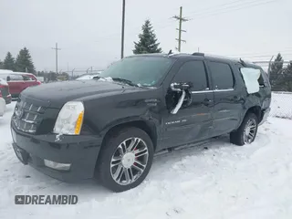 2012 Cadillac Escalade ESV Premium z VIN 1GYS4JEF0CR310045, wystawiony jako IAAI lot #41332306 z przebiegiem 166 676 mil mil oraz . Historia ofert i sprzedaży dostępna na DreamBid. Obrazek 2.