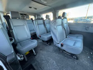 2018 Ford Transit XL z VIN 1FMZK1ZM0JKA91950, wystawiony jako Copart lot #43653035 z przebiegiem 226 142 mil mil oraz Czysty tytuł • Clean title. Historia ofert i sprzedaży dostępna na DreamBid. Obrazek 6.