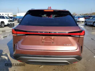 2024 Lexus RX 350 z VIN JTJCHMAA0R2013642, wystawiony jako Copart lot #85013634 z przebiegiem 5 604 mil mil oraz Szkoda całkowita • Salvage title. Historia ofert i sprzedaży dostępna na DreamBid. Obrazek 6.