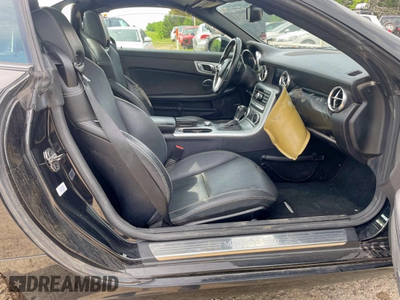 2015 Mercedes-Benz SLK 250 with VIN WDDPK4HA1FF098934, listed as a Copart auction lot 55996085 with 75,655 mi miles and Clean Title. Bid and sale history available at DreamBid. Image 5.