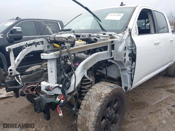 2018 Ram 2500 Laramie with VIN 3C6UR5FL7JG260700, listed as a IAAI auction lot 41343304 with 1 mi miles. Bid and sale history available at carsss.com. Image 6.