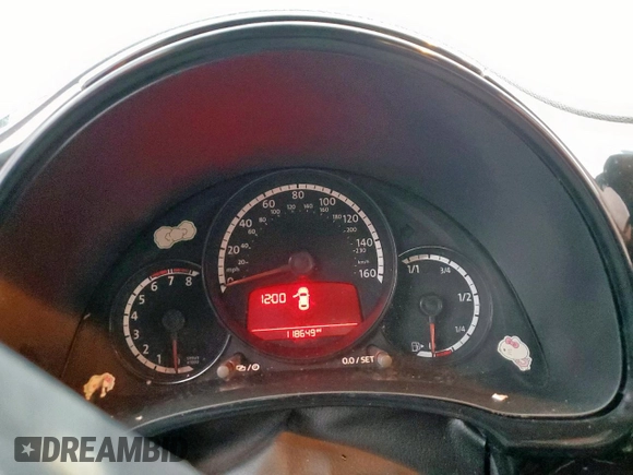 2013 Volkswagen Beetle Entry with VIN 3VWFP7AT8DM630744, listed as a Copart auction lot 51140035 with 118,649 mi miles and Clean Title. Bid and sale history available at DreamBid. Image 9.