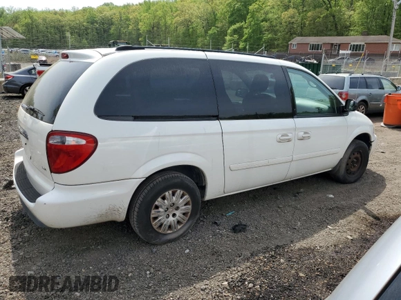 2005 Chrysler Town & Country LX with VIN 2C4GP44R15R450232, listed as a Copart auction lot 53623915 with 57,372 mi miles and Salvage Title. Bid and sale history available at carsss.com. Image 4.