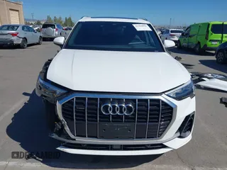 2022 Audi Q3 S line Premium z VIN WA1DECF32N1148121, wystawiony jako IAAI lot #42304046 z przebiegiem 19 547 mil mil oraz . Historia ofert i sprzedaży dostępna na DreamBid. Obrazek 13.