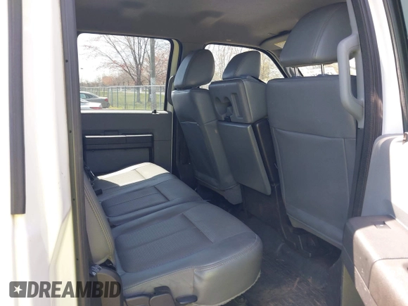 2015 Ford F-250 Lariat z VIN 1FT7W2B64FEA92090, wystawiony jako IAAI lot #42070356 z przebiegiem 111 416 mil mil oraz . Historia ofert i sprzedaży dostępna na DreamBid. Obrazek 8.