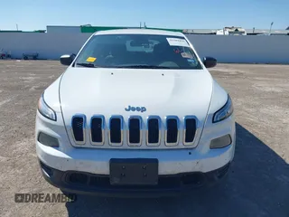 2017 Jeep Cherokee Sport with VIN 1C4PJMAB1HW668725, listed as a IAAI auction lot 41589425 with 185,316 mi miles. Bid and sale history available at carsss.com. Image 12.