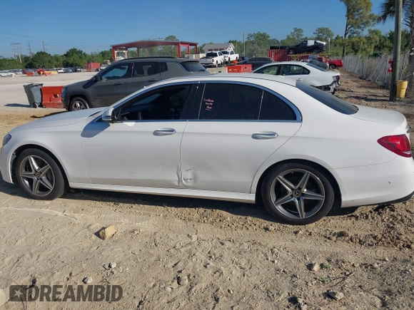 2018 Mercedes-Benz E-Class E 300 with VIN WDDZF4JB4JA309016, listed as a IAAI auction lot 41847991 with 119,529 mi miles. Bid and sale history available at carsss.com. Image 14.