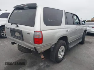 1999 Toyota 4Runner SR5 z VIN JT3GN86RXX0130788, wystawiony jako IAAI lot #42451527 z przebiegiem 225 782 mil mil oraz . Historia ofert i sprzedaży dostępna na DreamBid. Obrazek 4.