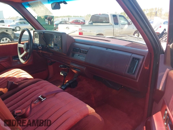 1994 GMC Suburban с VIN 1GKFK16K3RJ768618, выставлен на аукционе IAAI как лот 41795895 с пробегом 206 124 миль миль и . История ставок и продаж доступна на DreamBid. Изображение 5.