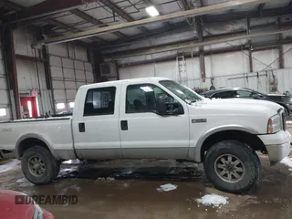 2006 Ford F-250 XL z VIN 1FTSW21556EC56627, wystawiony jako IAAI lot #41587563 z przebiegiem 201 723 mil mil oraz . Historia ofert i sprzedaży dostępna na DreamBid. Obrazek 13.
