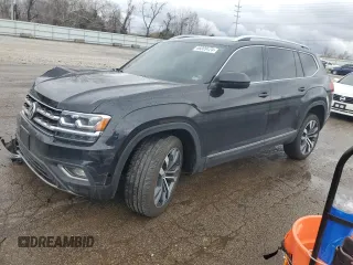 2019 Volkswagen Atlas SEL Premium z VIN 1V2NR2CA1KC556488, wystawiony jako Copart lot #46009124 z przebiegiem 58 104 mil mil oraz Szkody całkowita. Historia ofert i sprzedaży dostępna na DreamBid. Obrazek 1.