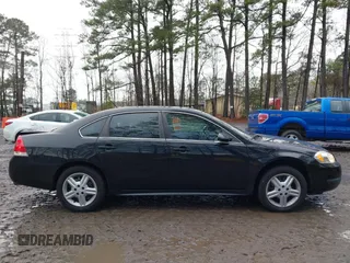2015 Chevrolet Impala Limited Police Police with VIN 2G1WD5E30F1123396, listed as a IAAI auction lot 41357666 with 81,411 mi miles. Bid and sale history available at carsss.com. Image 13.