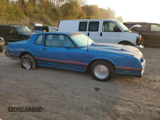 1984 Chevrolet Monte Carlo z VIN 1G1AZ37GXER137103, wystawiony jako Copart lot #74534514 z przebiegiem Nie podano mil oraz Tytuł czysty. Historia ofert i sprzedaży dostępna na DreamBid. Obrazek 4.