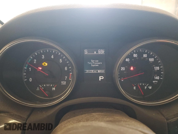 2011 Jeep Grand Cherokee Laredo with VIN 1J4RR4GG6BC641138, listed as a Copart auction lot 60209955 with 218,235 mi miles and Clean title. Bid and sale history available at DreamBid. Image 9.