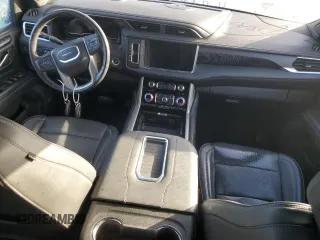 2022 GMC Yukon XL Denali with VIN 1GKS1JKL4NR132740, listed as a Copart auction lot 74690404 with 30,914 mi miles and Non Repairable. Bid and sale history available at DreamBid. Image 8.