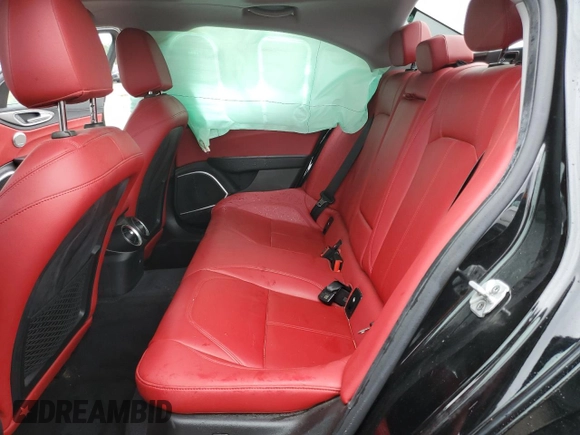 2018 Alfa Romeo Giulia Ti Lusso z VIN ZARFAEEN7J7591242, wystawiony jako Copart lot #76431503 z przebiegiem 64 000 mil mil oraz Nie do naprawy • Non repairable. Historia ofert i sprzedaży dostępna na DreamBid. Obrazek 10.