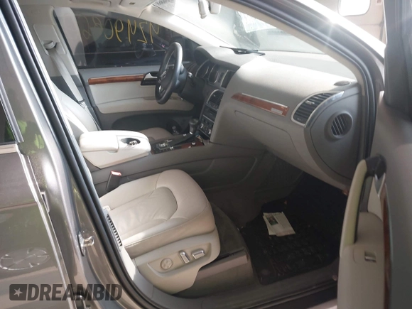 2015 Audi Q7 Premium Plus с VIN WA1LGAFE9FD025864, выставлен на аукционе IAAI как лот 42490868 с пробегом 67 739 миль миль и . История ставок и продаж доступна на DreamBid. Изображение 5.