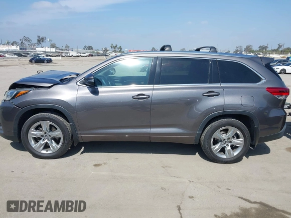 2017 Toyota Highlander Limited with VIN 5TDDZRFHXHS360717, listed as a IAAI auction lot 42571156 with 104,876 mi miles and . Bid and sale history available at DreamBid. Image 14.