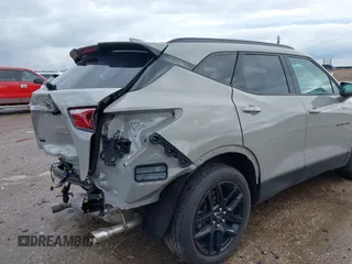 2021 Chevrolet Blazer LT z VIN 3GNKBCRS4MS563177, wystawiony jako IAAI lot #42162177 z przebiegiem 43 201 mil mil oraz . Historia ofert i sprzedaży dostępna na DreamBid. Obrazek 6.