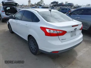 2012 Ford Focus SE с VIN 1FAHP3F2XCL121264, выставлен на аукционе IAAI как лот 42243139 с пробегом 189 442 миль миль и . История ставок и продаж доступна на DreamBid. Изображение 3.
