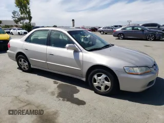 1998 Honda Accord EX z VIN 1HGCG5555WA176329, wystawiony jako Copart lot #56905865 z przebiegiem 127 911 mil mil oraz Szkoda całkowita • Salvage title. Historia ofert i sprzedaży dostępna na DreamBid. Obrazek 4.