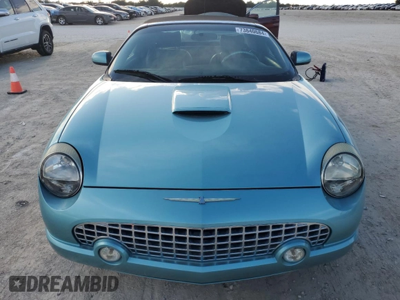 2002 Ford Thunderbird Hardtop Premium z VIN 1FAHP60A22Y123643, wystawiony jako Copart lot #73840684 z przebiegiem 47 589 mil mil oraz Szkoda całkowita • Salvage title. Historia ofert i sprzedaży dostępna na DreamBid. Obrazek 5.