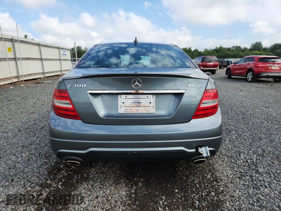 2012 Mercedes-Benz C 300 Sport с VIN WDDGF8BB6CA709434, выставлен на аукционе Copart как лот 63976735 с пробегом 119 658 миль миль и Списание • Salvage title. История ставок и продаж доступна на DreamBid. Изображение 6.