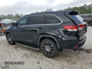 2017 Toyota Highlander XLE with VIN 5TDKZRFH5HS198499, listed as a Copart auction lot 51581555 with 109,239 mi miles and Clean title. Bid and sale history available at DreamBid. Image 2.