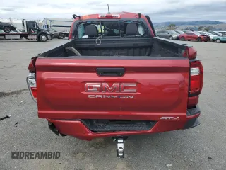 2024 GMC Canyon 4WD AT4 z VIN 1GTP6DEK8R1110641, wystawiony jako Copart lot #44864765 z przebiegiem 15 319 mil mil oraz Szkoda całkowita • Salvage title. Historia ofert i sprzedaży dostępna na DreamBid. Obrazek 6.
