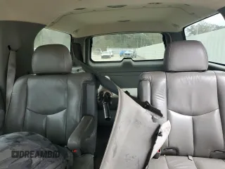2004 Chevrolet Suburban LT with VIN 1GNEC16Z64J135810, listed as a Copart auction lot 84643984 with 243,355 mi miles and Salvage Title. Bid and sale history available at carsss.com. Image 10.