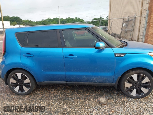 2016 Kia Soul + z VIN KNDJP3A57G7310952, wystawiony jako IAAI lot #42383847 z przebiegiem 165 774 mil mil oraz . Historia ofert i sprzedaży dostępna na DreamBid. Obrazek 13.